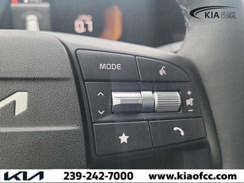 Certified 2026 Kia Sportage EX w/ EX Panorama Roof Package FWD image 33