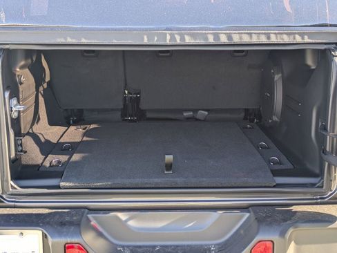 New 2026 Jeep Wrangler Unlimited Sahara AWD/4WD image 15