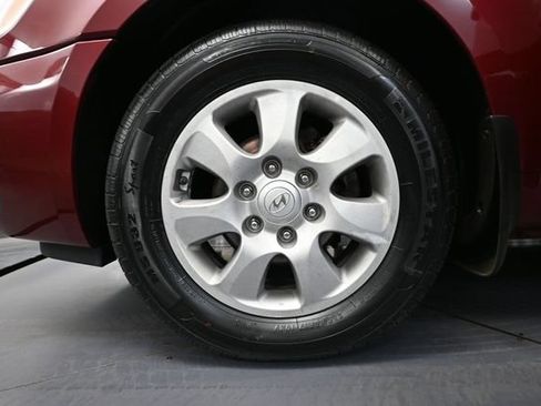 Used 2008 Hyundai Entourage GLS FWD image 15