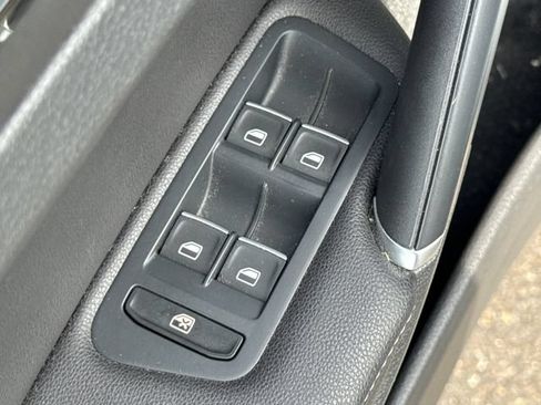 Used 2015 Volkswagen Golf SEL FWD image 25
