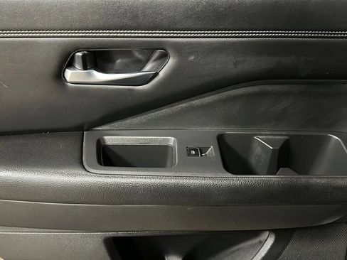 Used 2022 Nissan Pathfinder Platinum w/ Cargo Package image 12