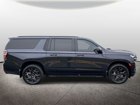 Used 2023 Chevrolet Suburban RST w/ Sport Performance Package AWD/4WD image 4
