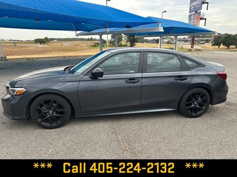 Used 2025 Honda Civic Sport image 2