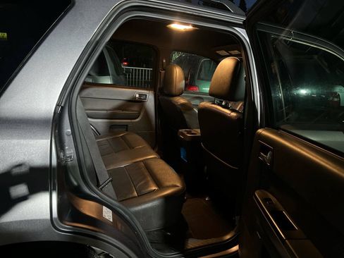 Used 2010 Ford Escape Limited FWD image 25