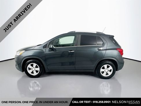 Used 2018 Chevrolet Trax LT w/ Driver Confidence Package image 8