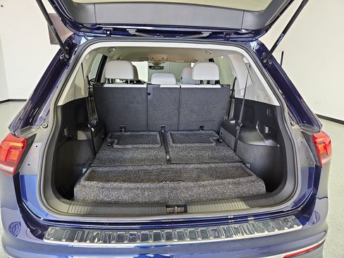 Certified 2023 Volkswagen Tiguan SE FWD image 12