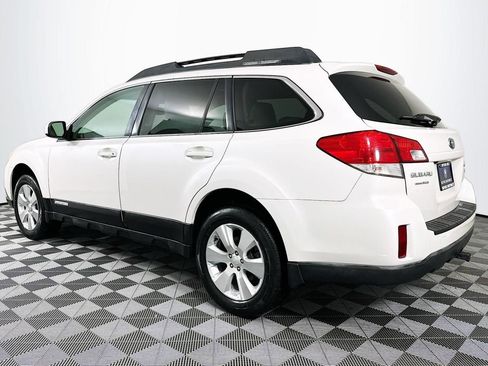 Used 2010 Subaru Outback 3.6R Limited AWD/4WD image 6