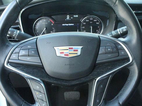 Used 2021 Cadillac XT5 Premium Luxury AWD/4WD image 16