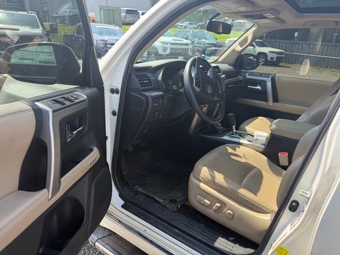 Used 2017 Toyota 4Runner Limited AWD/4WD image 10