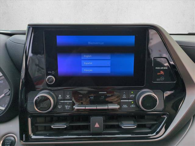 Used 2024 Toyota Highlander LE FWD image 14