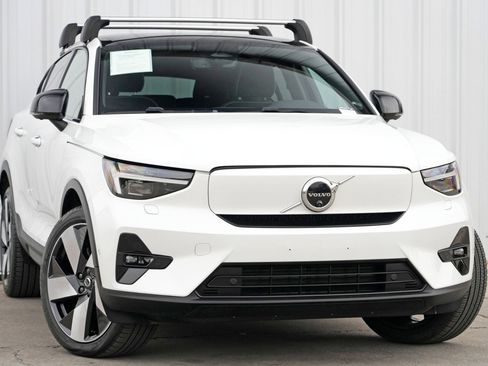 Used 2023 Volvo C40 P8 Recharge Ultimate w/ Protection Package Premier image 2