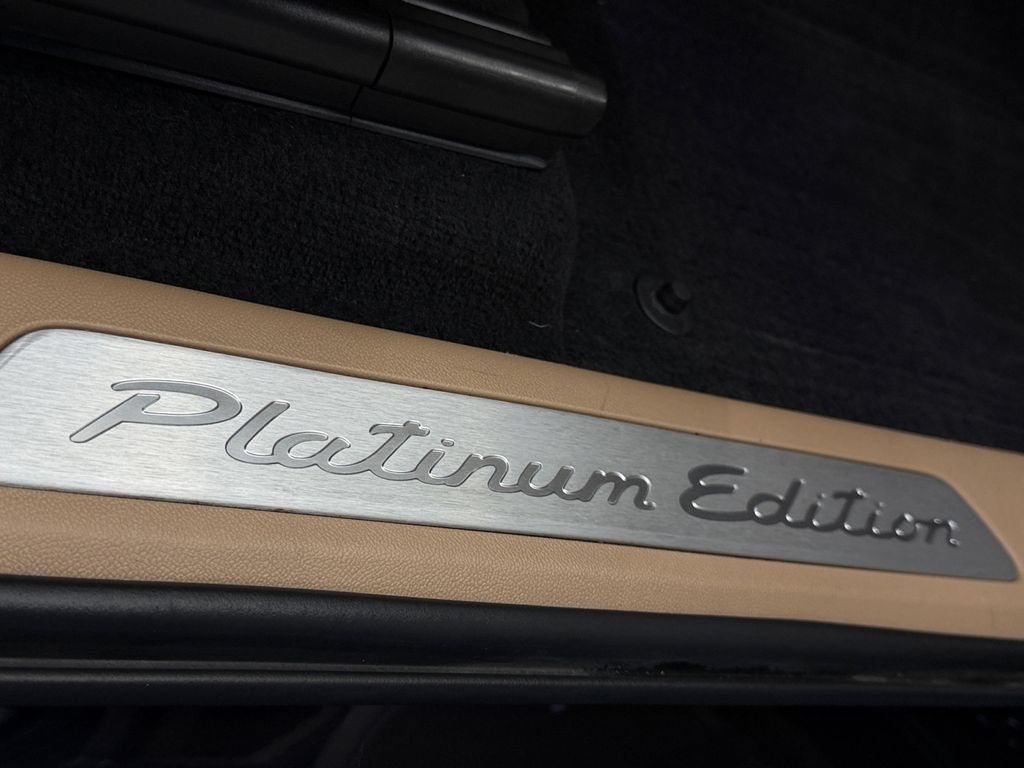 Used 2023 Porsche Cayenne Platinum Edition AWD/4WD image 18