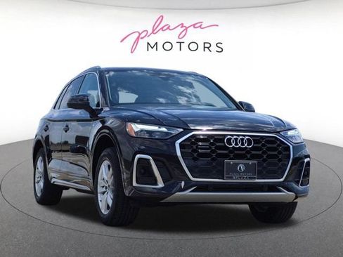 Certified 2023 Audi Q5 2.0T Premium w/ Convenience Package AWD/4WD image 3