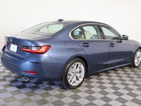 Used 2025 BMW 330i Sedan w/ Convenience Package RWD image 4