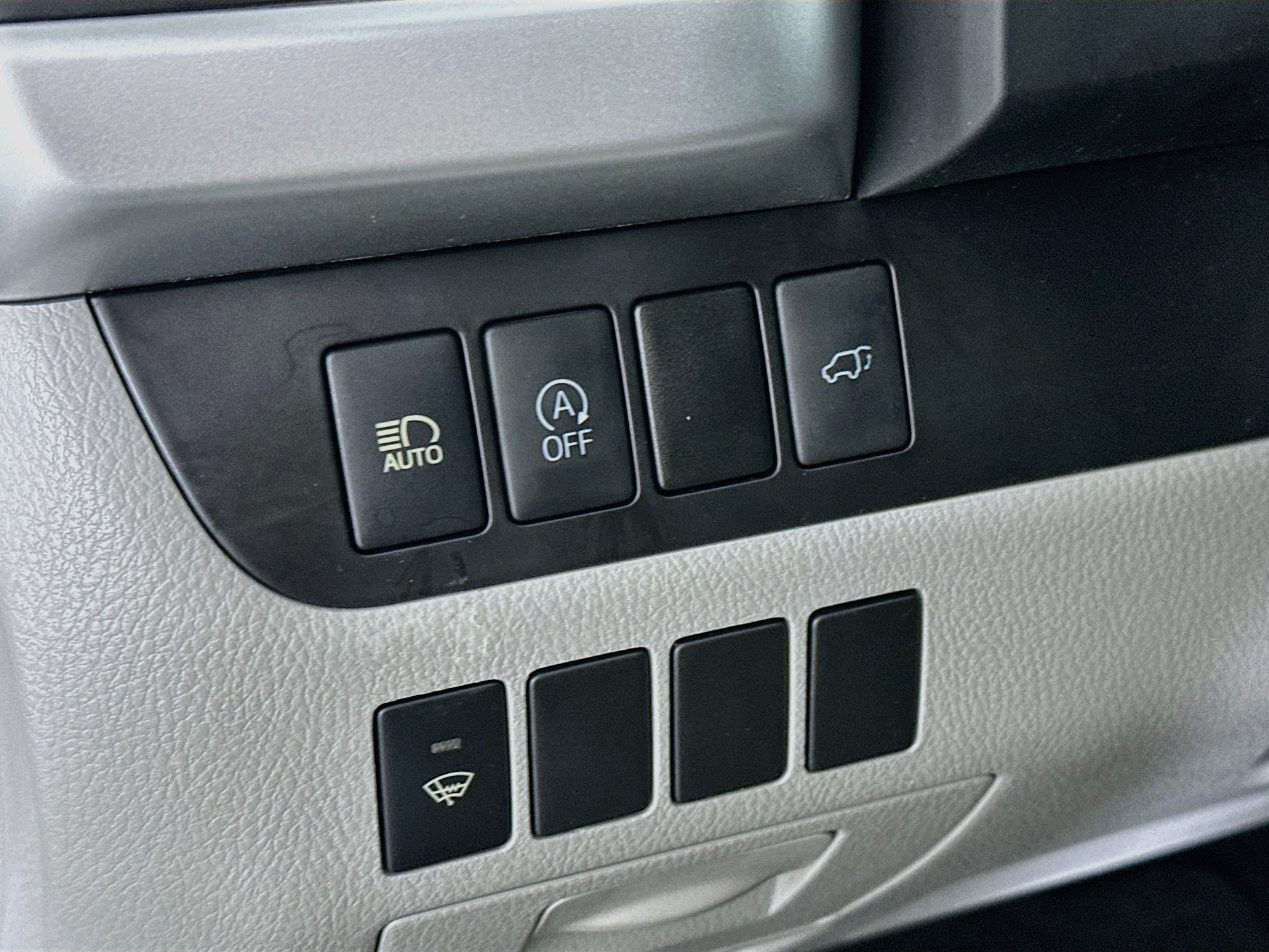 Used 2017 Toyota Highlander XLE FWD image 17