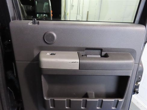 Used 2013 Ford F350 Lariat w/ Chrome Pkg image 31