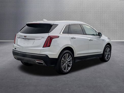 Used 2025 Cadillac XT5 Premium Luxury image 5