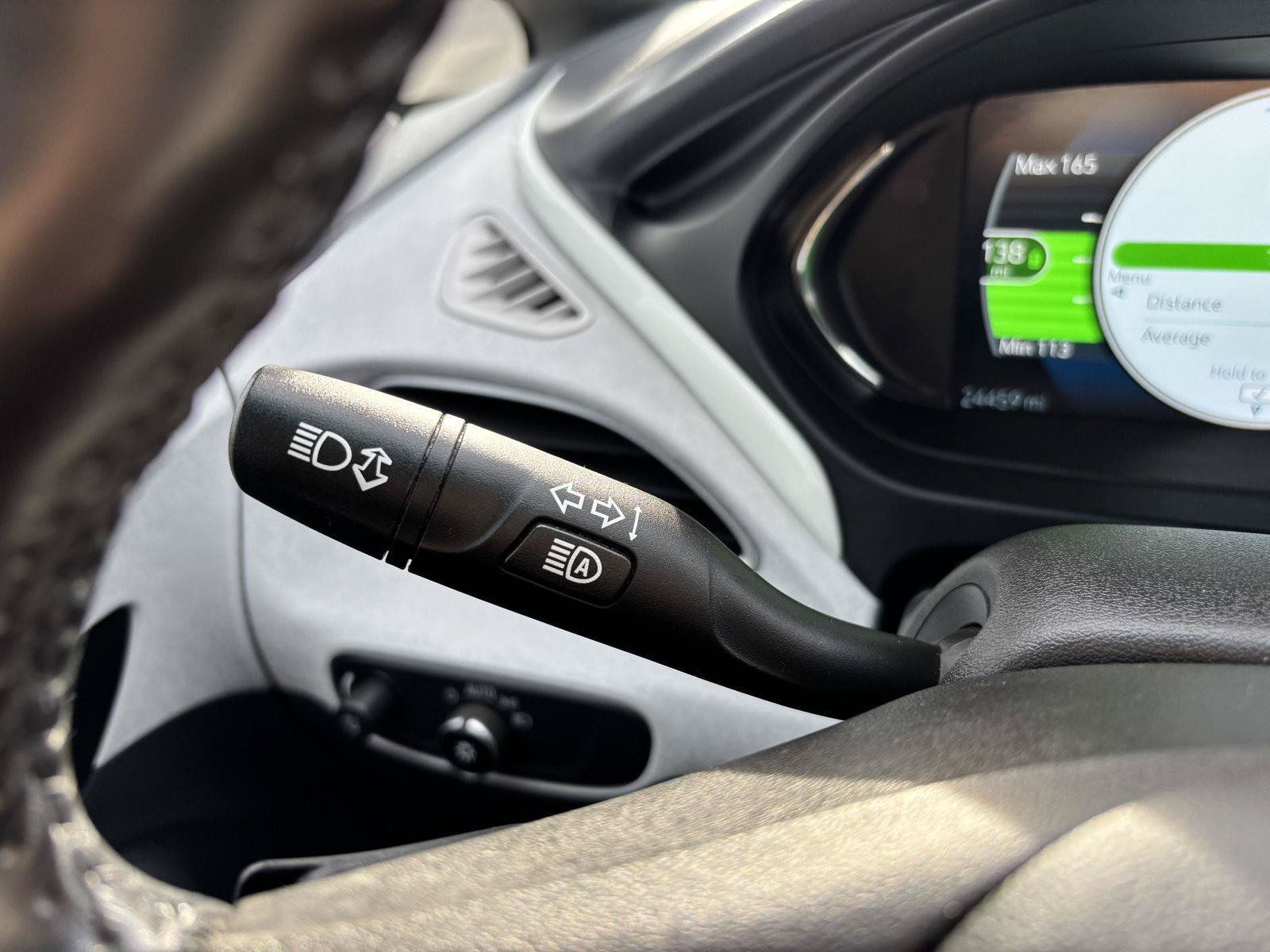 Used 2021 Chevrolet Bolt Premier w/ Infotainment Package FWD image 30