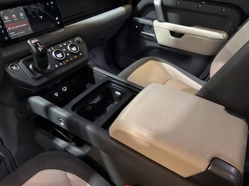 Used 2024 Land Rover Defender 110 X-Dynamic SE image 21