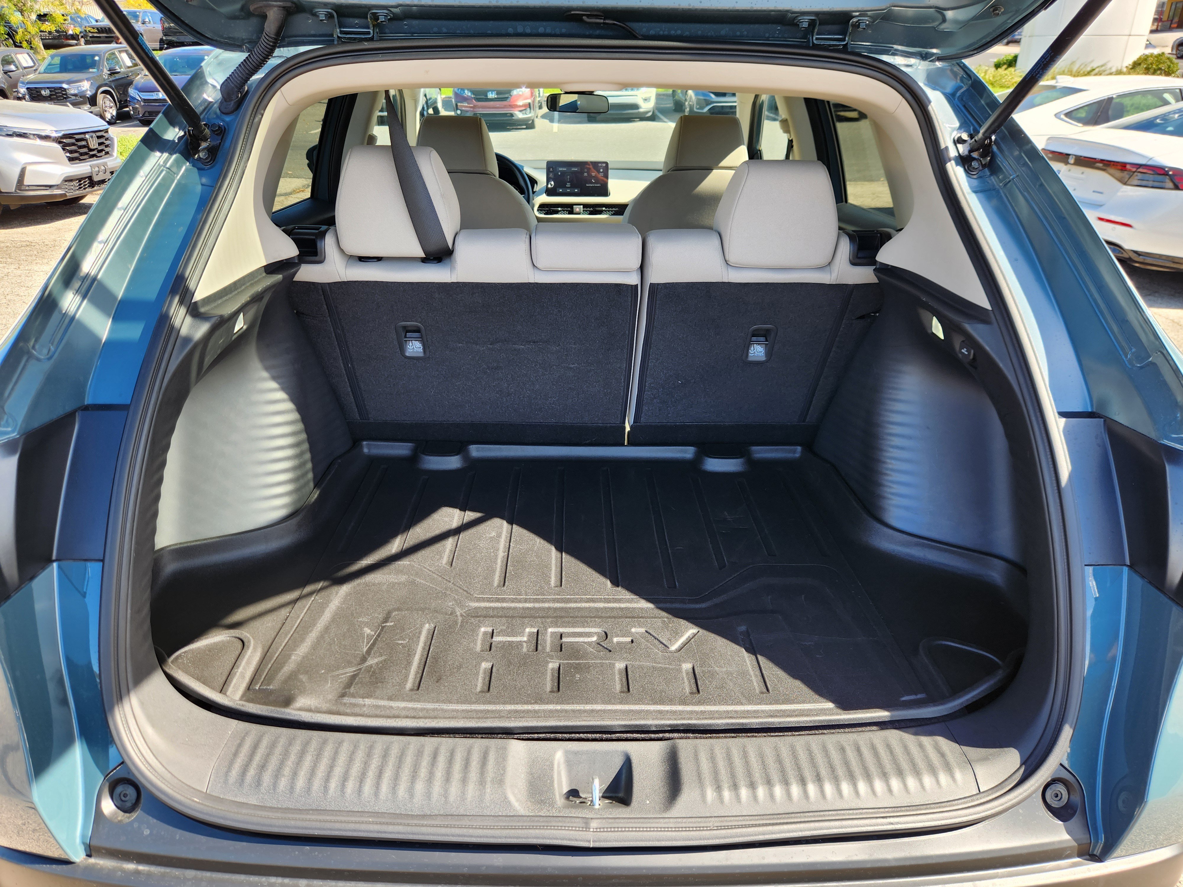 Certified 2027 Honda HR-V LX image 18