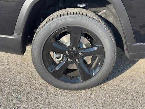 New 2025 Jeep Grand Cherokee L Limited image 5