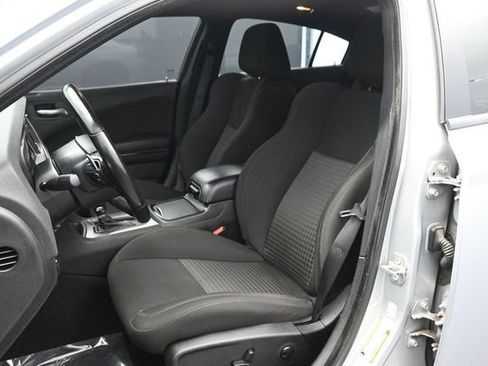 Used 2022 Dodge Charger R/T w/ Blacktop Package RWD image 9
