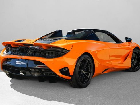 Used 2024 McLaren 750S Spider image 3
