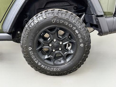Used 2023 Jeep Wrangler Unlimited AWD/4WD image 24