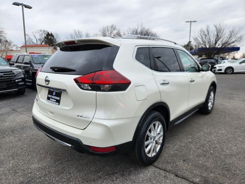 Used 2020 Nissan Rogue SV image 4