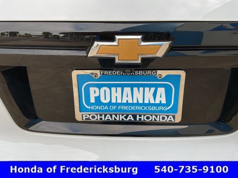 Used 2025 Chevrolet Traverse LT FWD image 14