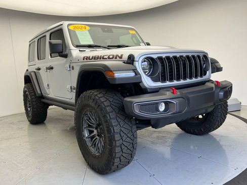 Used 2024 Jeep Wrangler Unlimited Rubicon w/ Technology Group image 23