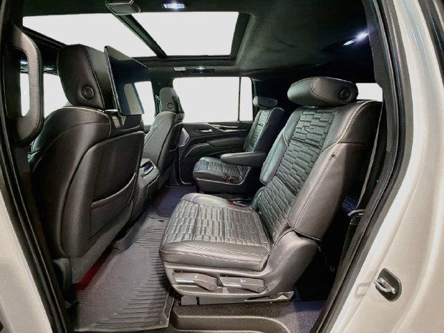 Used 2021 Cadillac Escalade ESV Sport Platinum AWD/4WD image 22