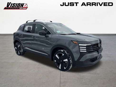 New 2026 Nissan Kicks SR w/ Cold Weather Package AWD/4WD image 3