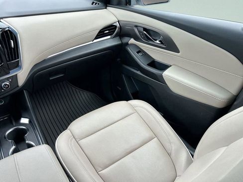 Used 2022 Chevrolet Traverse Premier image 21