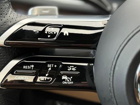 Used 2024 Mercedes-Benz GLS 450 4MATIC w/ AMG Line Exterior image 26