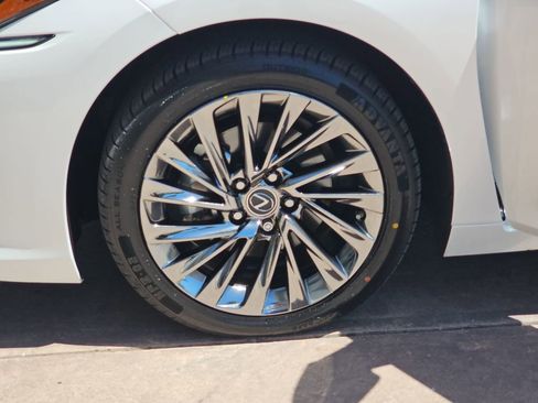 Used 2025 Lexus ES 300h w/ Accessory Package (Z1) FWD image 36