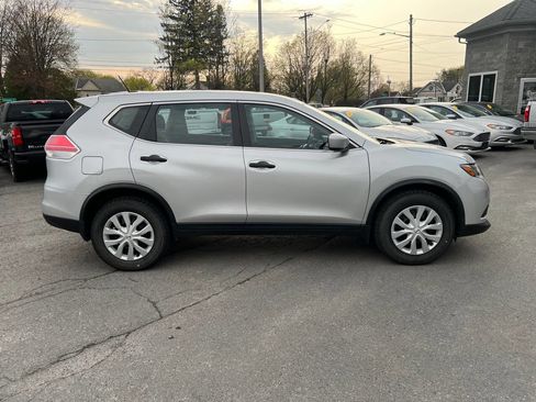 Used 2016 Nissan Rogue S image 6