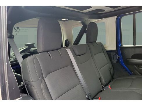 Used 2018 Jeep Wrangler Unlimited Sport S AWD/4WD image 22