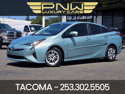 Used 2017 Toyota Prius Four w/ Premium Convenience Package FWD image 1