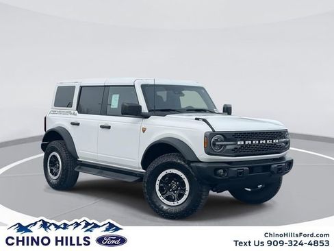 New 2025 Ford Bronco Badlands w/ Sasquatch Package AWD/4WD image 1
