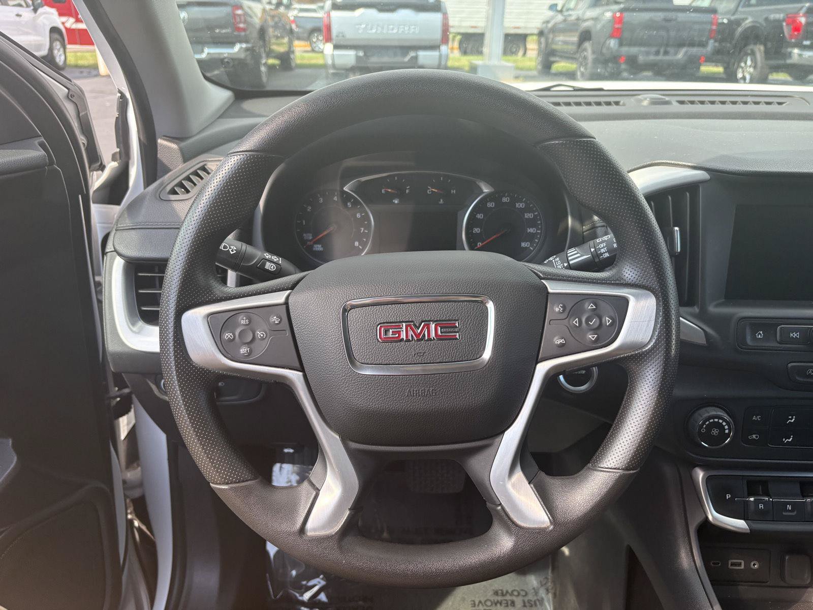 Used 2024 GMC Terrain SLE AWD/4WD image 7