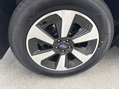 Used 2018 Subaru Forester 2.5i Premium w/ All-Weather Package AWD/4WD image 17
