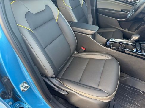 New 2025 Chevrolet Trax ACTIV w/ Sunroof Package image 42