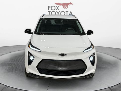 Used 2023 Chevrolet Bolt EUV LT w/ Convenience Package image 9