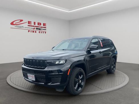 Used 2024 Jeep Grand Cherokee L Laredo AWD/4WD image 1