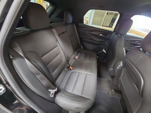 Used 2022 Chevrolet TrailBlazer RS w/ Technology Package image 36