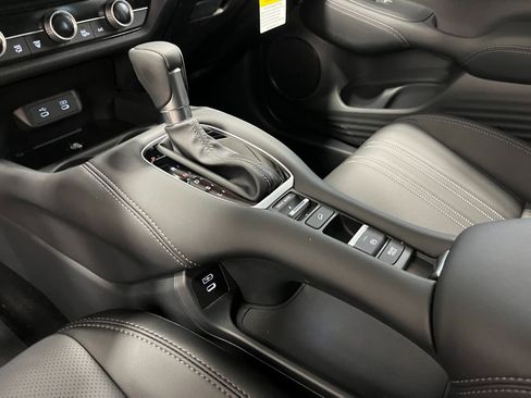 New 2026 Honda HR-V EX-L image 16