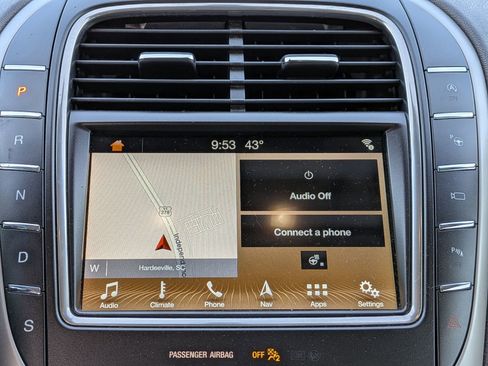 Used 2019 Lincoln Nautilus Reserve image 16