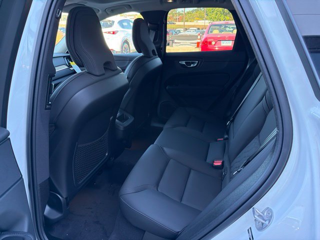 New 2027 Volvo XC60 B5 Plus AWD/4WD image 7