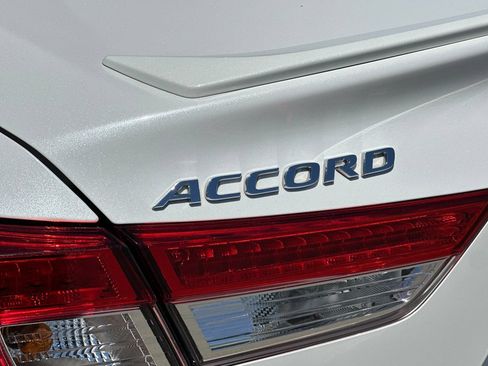 Used 2018 Honda Accord Sport image 26